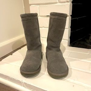Ugg Classic Shearling Boot (youth size 5)